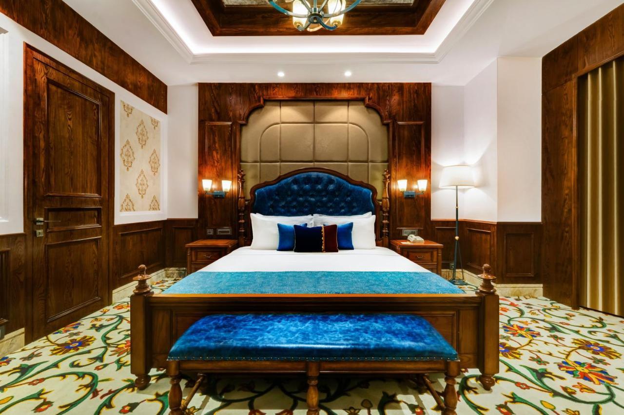 Hotel Lemon Tree Premier, 4*