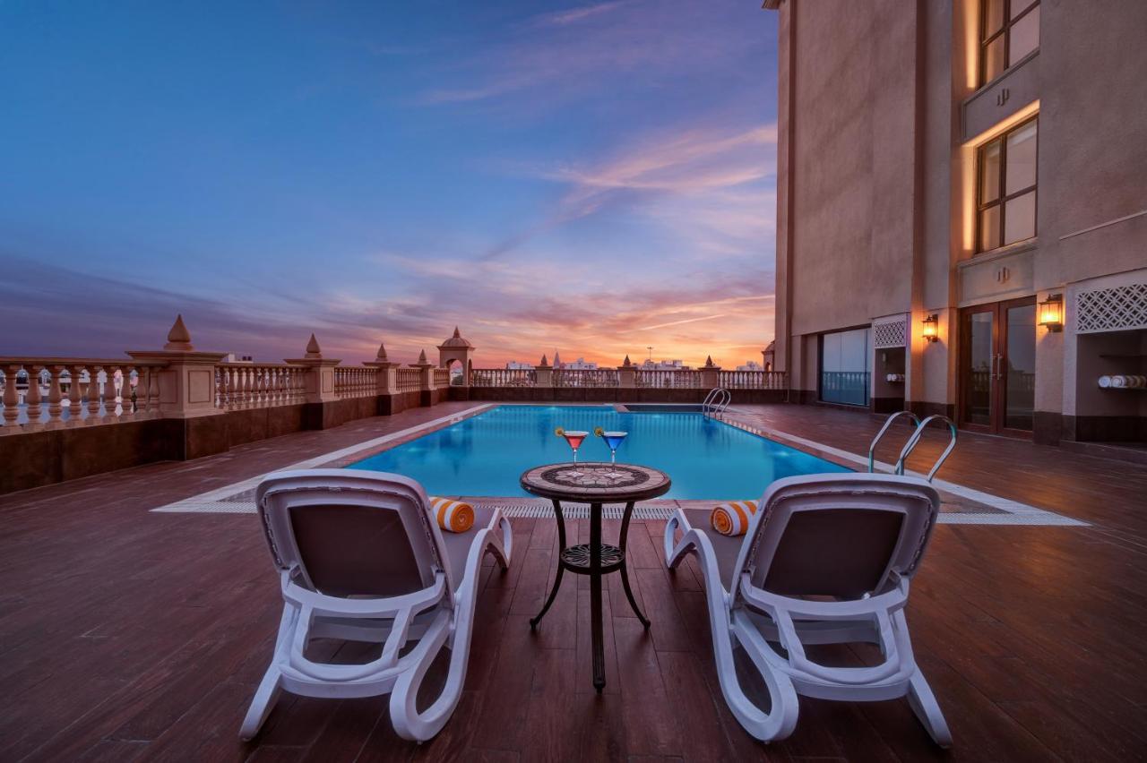 Lemon Tree Premier, Hotel 4*