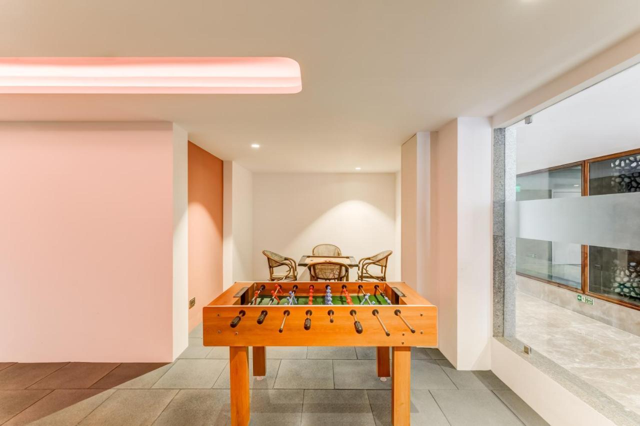 Hotel Lemon Tree Premier,