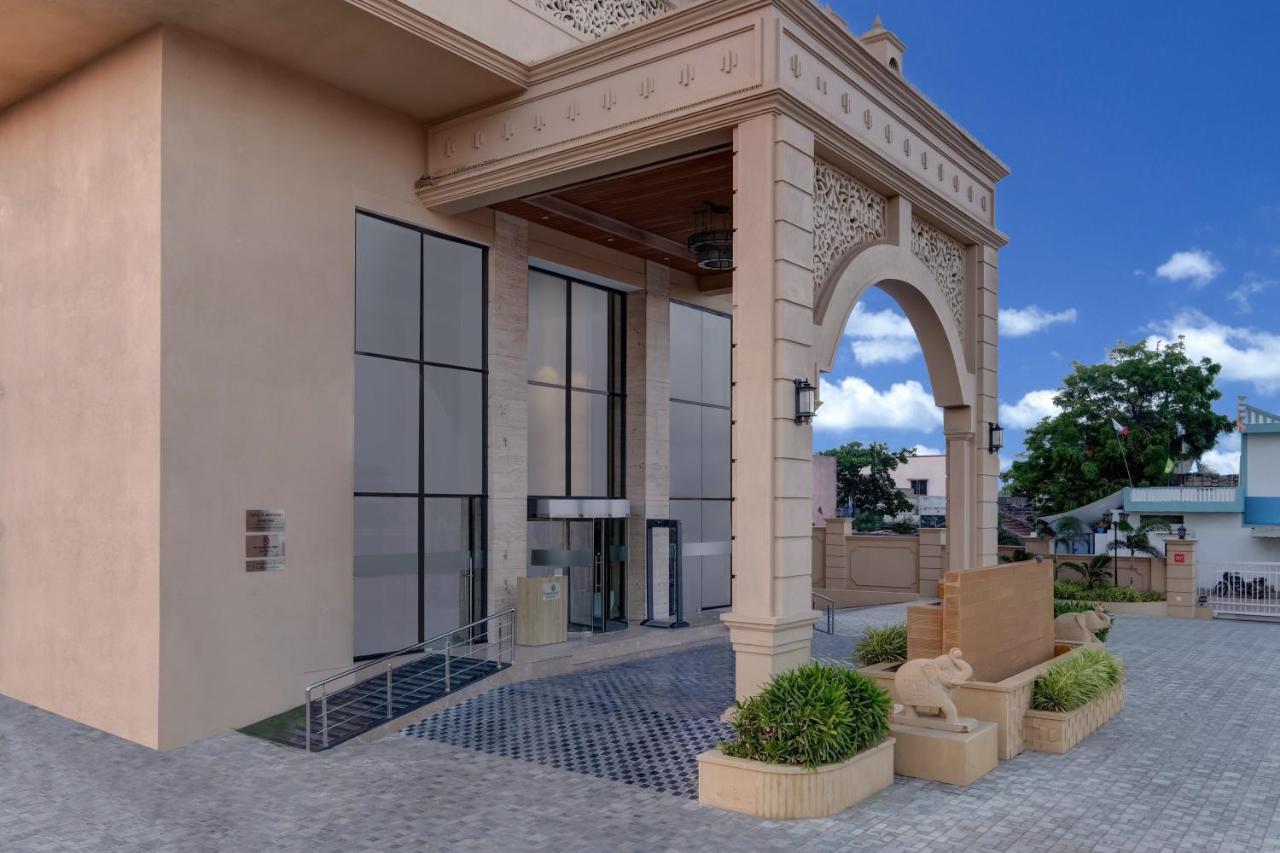 Lemon Tree Premier, 4*